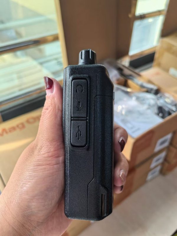 Free Shipping Motorola Mag One M51I Digital Portable Two-Way Radio - Image 3