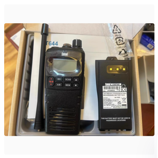 Entel HT644 VHF LCD Marine Portable Two Way Radio - Image 4